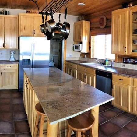 Red Rock Ranch Log Cabin: Large, Fully Furnished Escalante Esterno foto